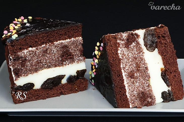 Perfektná kakaová torta so sušenými slivkami recept