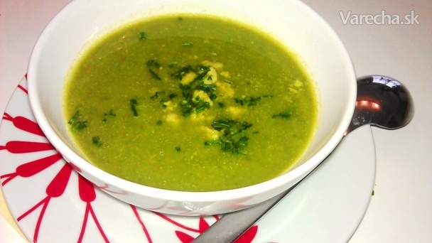 Hráškovo-špenátová polievka s haluškami recept