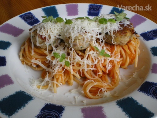 Špagety s tuniakovými guľkami (fotorecept)
