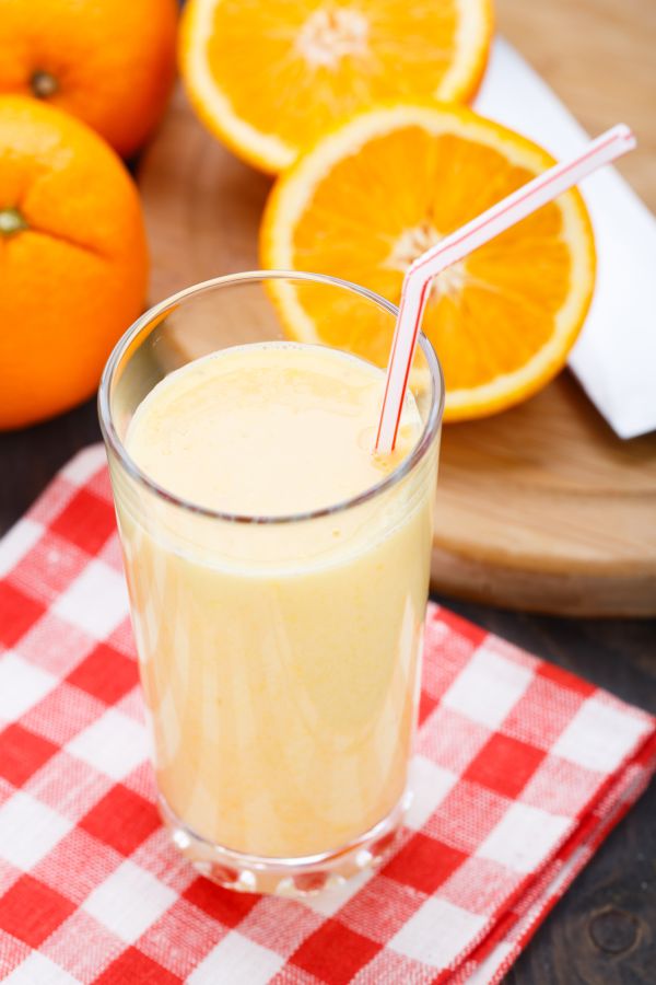 Pomarančové smoothie s jogurtom a ovsenými vločkami