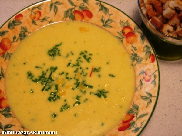Jemnučká kukuričková polievka s pažítkou za 15 minút.