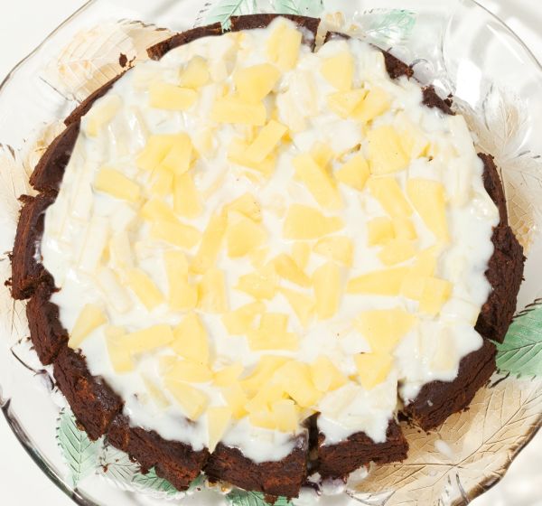 Čokoládová torta s ananásom