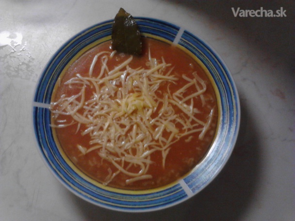 Jednoduchá paradajková polievka s bryndzou recept