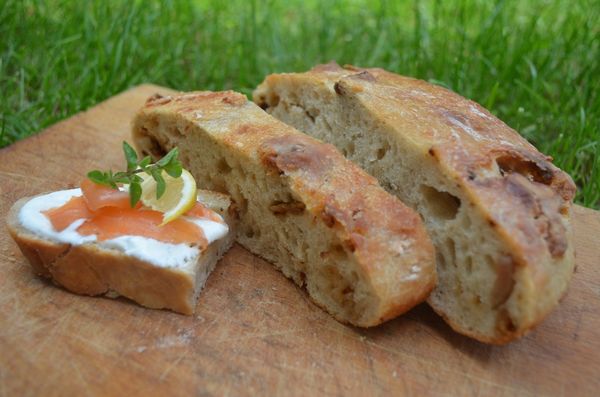 FOTORECEPT: Chlieb pečený so škvarkami