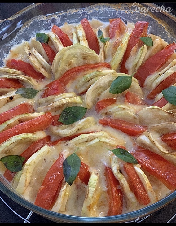 Zapekané cukety s paradajkami a mozzarellou recept