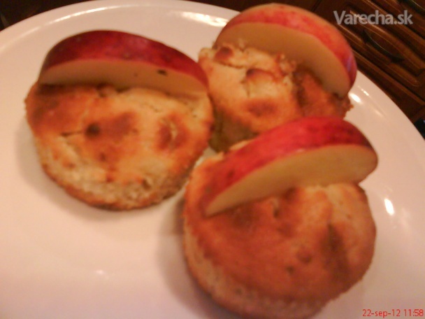 Jablkové muffiny s orechmi (fotorecept)
