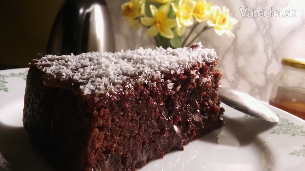 Cviklový koláč s čokoládou (fotorecept) recept