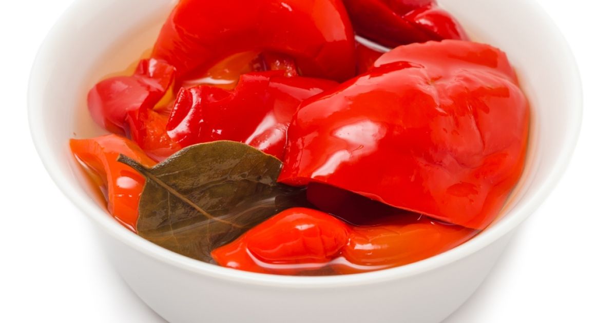 Červená paprika v sladkokyslom náleve s olejom, fotogaléria 1 / 1.