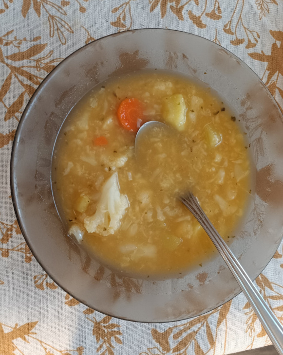 Karfiolová polievka s kuskusom a amarantom recept