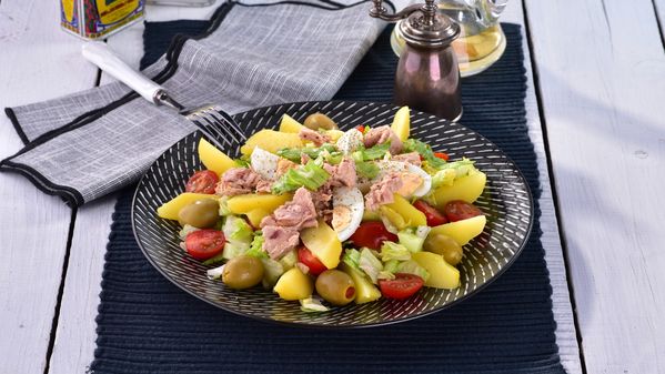 Šalát Niçoise: Fit šalát so zemiakmi a tuniakom