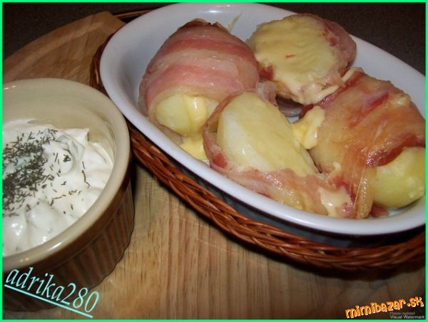 Syrovo slaninkove zemiaky s dipom