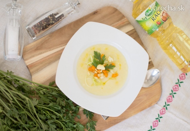 Pórová polievka s krutónmi zo zeleniny recept