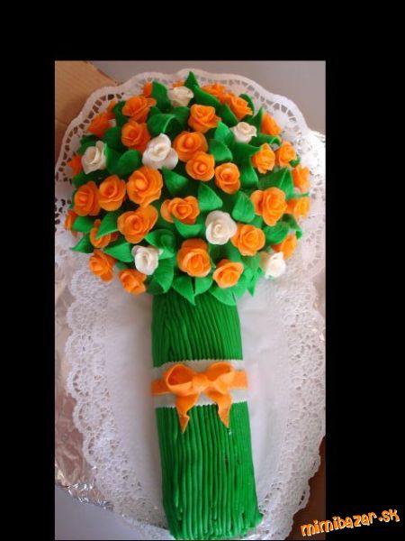 torta s 40. ružičkami pre sestru