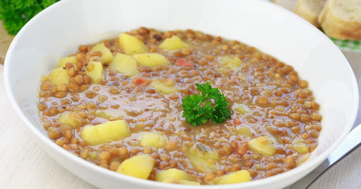 Šošovicová polievka so zemiakmi recept 60min.
