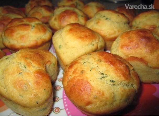 Syrové muffiny s cesnakom a bylinkami recept