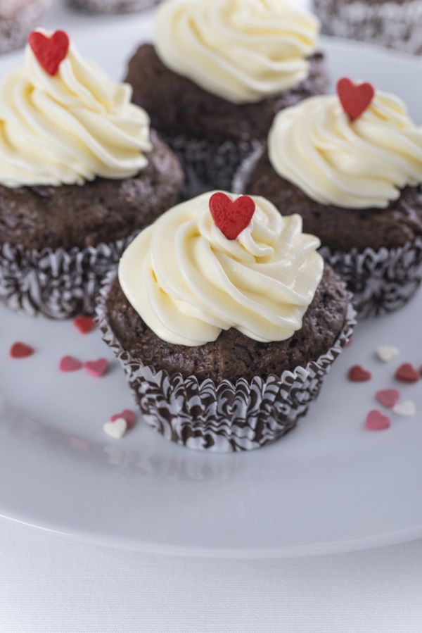 Čokoládové cupcakes s vanilkovým krémom