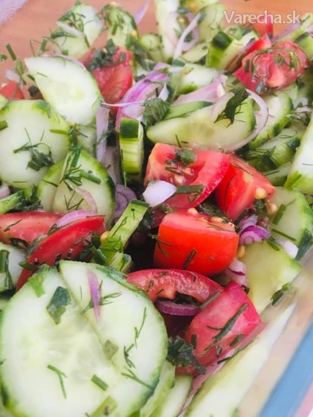 Perzský uhorkovo-paradajkový šalát recept