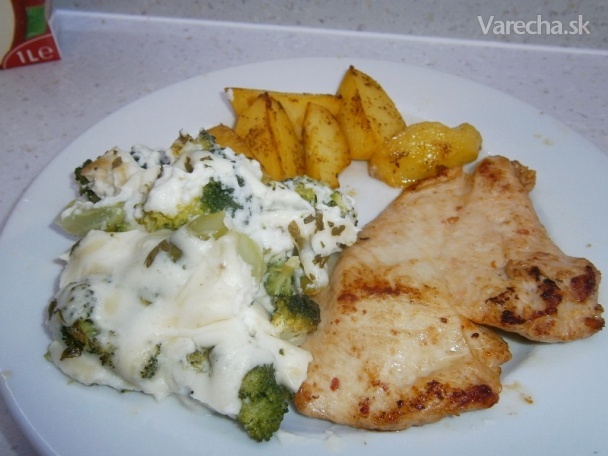 Kuracie prsia s pečenými zemiakmi a brokolicou (fotorecept) recept ...