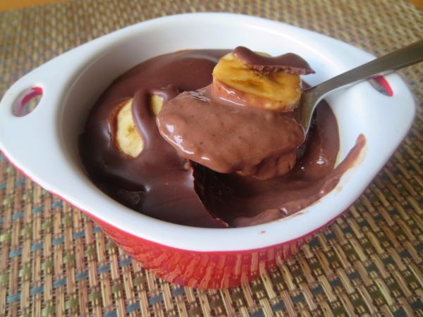 Banány v čokoládovo-gaštanovom pudingu