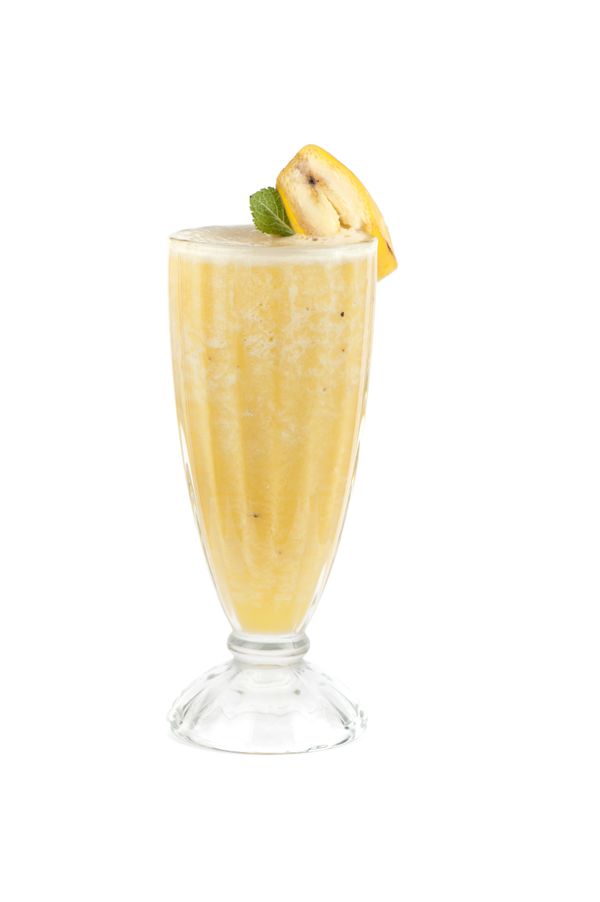 Banánový koktail s mliekom a ľadom
