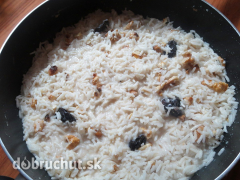Sladká orechová ryža s kokosovým mliekom