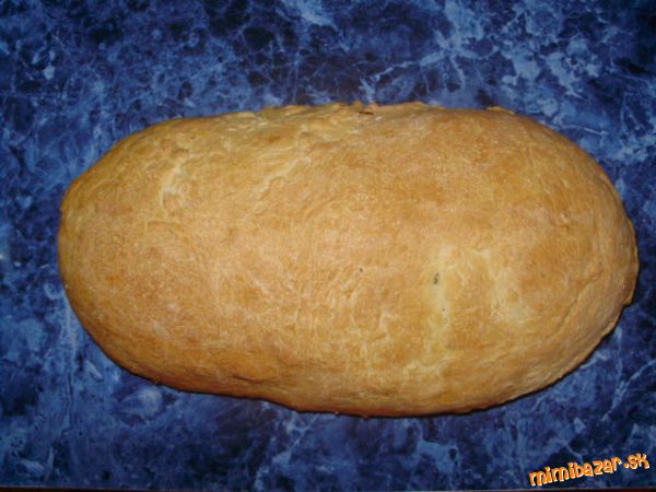 Úúúplne jednoduchý a VELMI chutný chlebík.