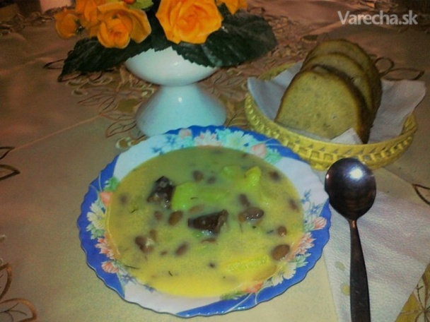 Fazuľová polievka s klobáskou a kôprom recept
