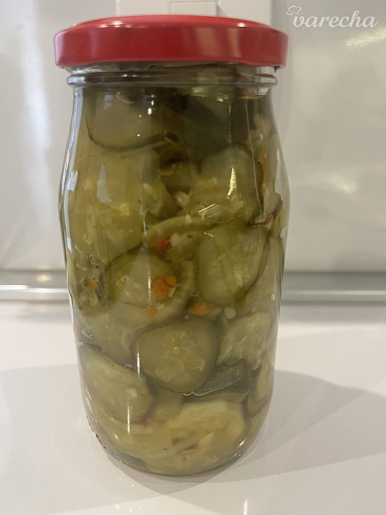 Sterilizované uhorky s vegetou recept