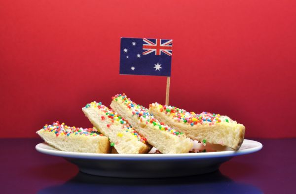 Tradičný austrálsky koláč z ovsených vločiek anzac
