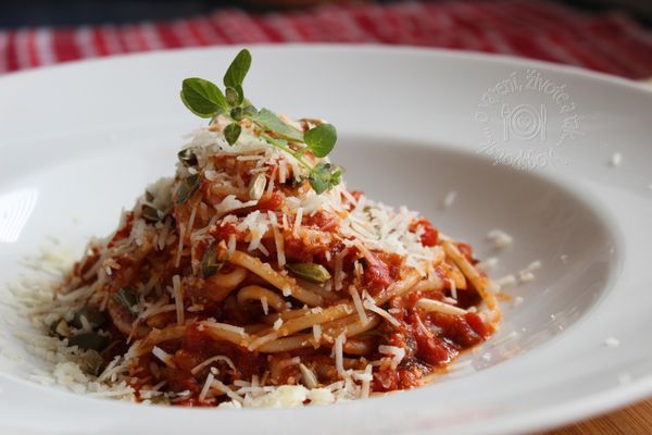 FOTORECEPT: Špagety s paradajkovo-baklažánovou omáčkou ...