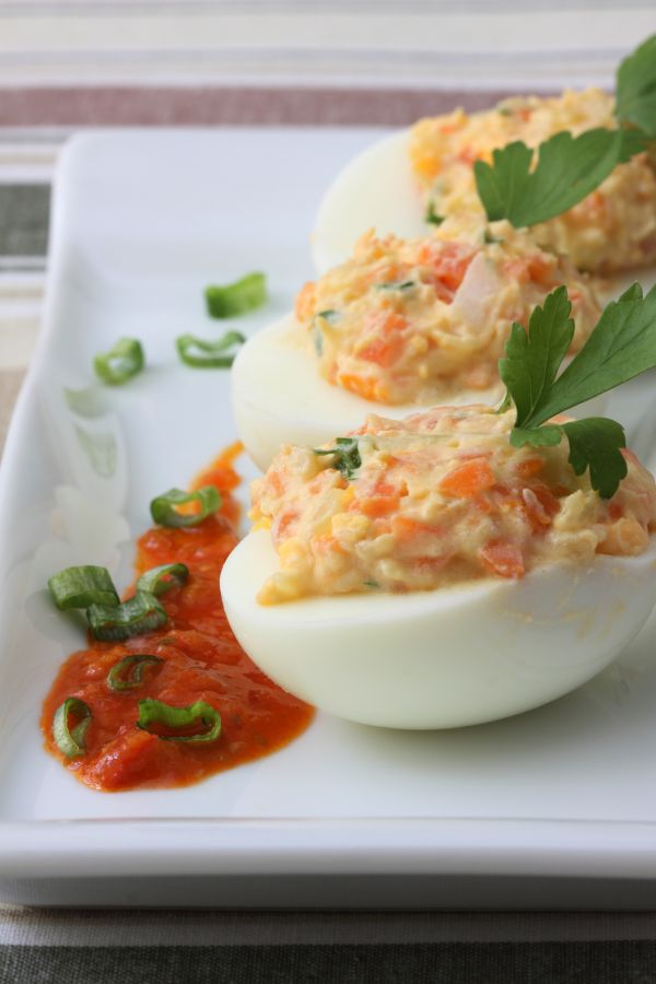 Plnené vajcia s falošným homárovým šalátom