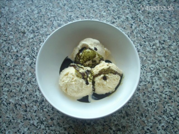 Ako zvýrazniť chuť vanilkovej zmrzliny tradičným tekvicovým olejom ...
