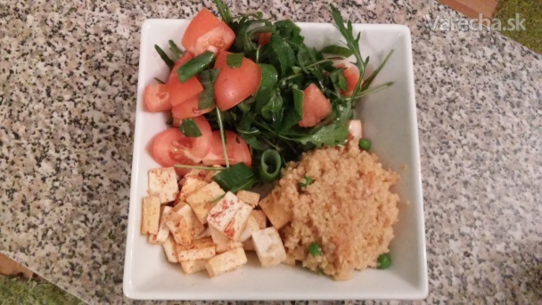 Kuskus s tofu a šalátom recept