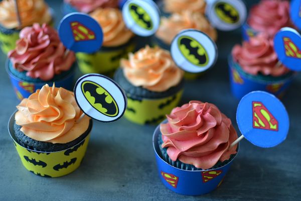 Fotorecept: Batman vs. Superman cupcakes s citrónovým krémom ...