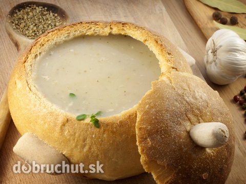 Hubová polievka v chlebe