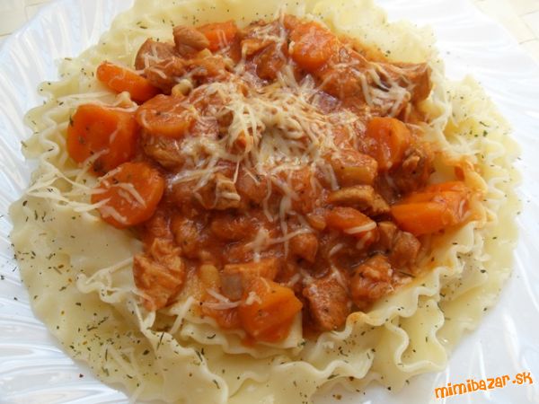 Bravčové maso s talianskou omáčkou a mrkvou