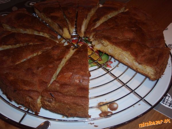 Bezlepkový francúzsky hruškový koláč