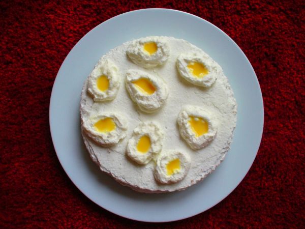 Veľkonočná torta s vaječným likérom