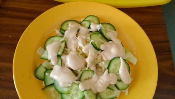 FOTORECEPT: Zelenina s jarným ľahkým dressingom