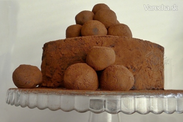 Chocolate Amaretto crépe cake (fotorecept) recept