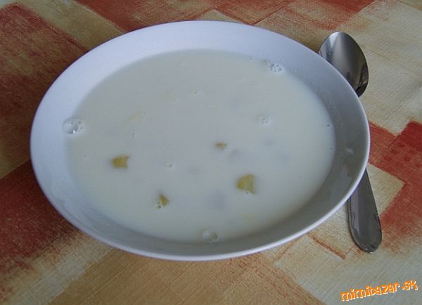 Biela zemiaková polievka