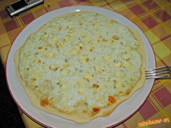 pizza so smotanovo nivovou omáčkou
