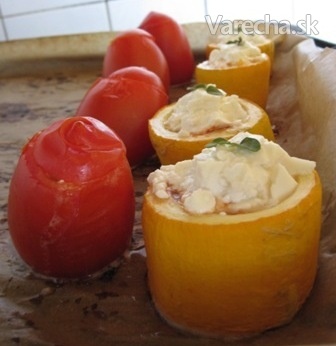 Plnené pečené paradajky a cuketové mištičky Recept