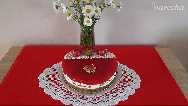 Jahodová krémová želé torta (fotorecept) recept