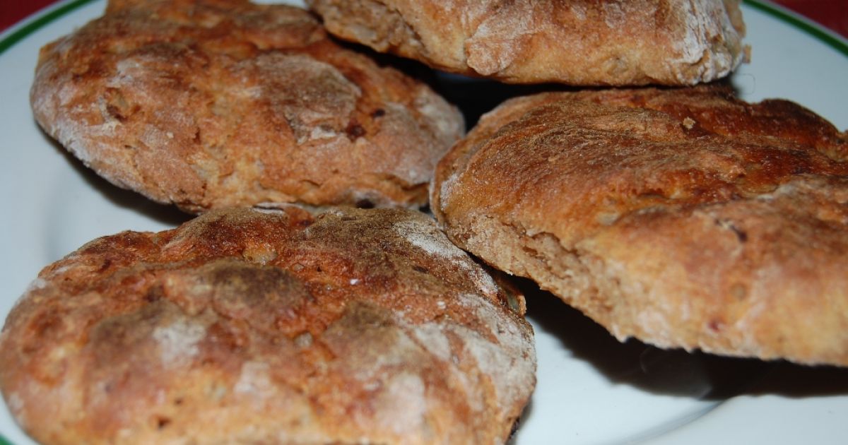 Pšenično-ražné chlebové bochníky s cibuľou, fotogaléria ...