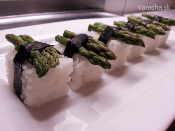 Sushi so zelenou baby šparglou recept