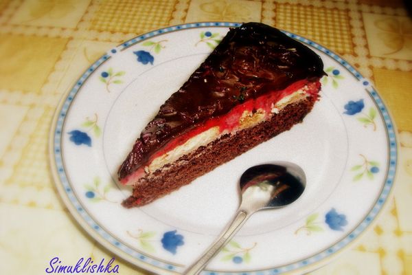 Tvarohovo-jahodová torta s čokoládou
