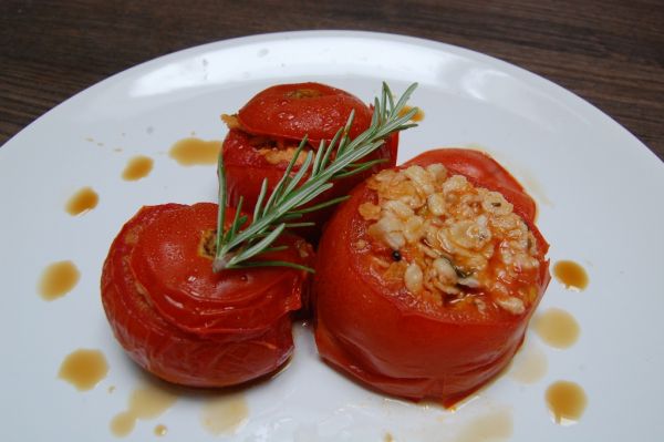 Dusené plnené paradajky so zázvorom a timiánom ...