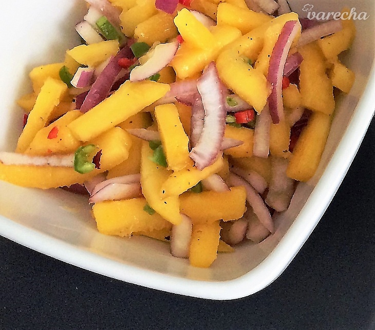 Lahodný mangovo-cibuľový šalát recept