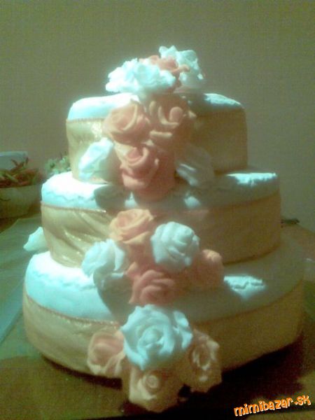 Nevydarený pokus o svadobnú tortu